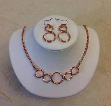 Delicate loops Necklace set