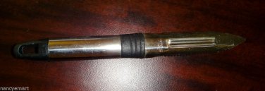 BRAND NEW STAINLESS STEEL VEGETABLE PEELER NEW