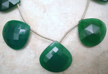 FACETED GREEN ONYX CHALCEDONY 13mm (11 Heart Drop)115Ct