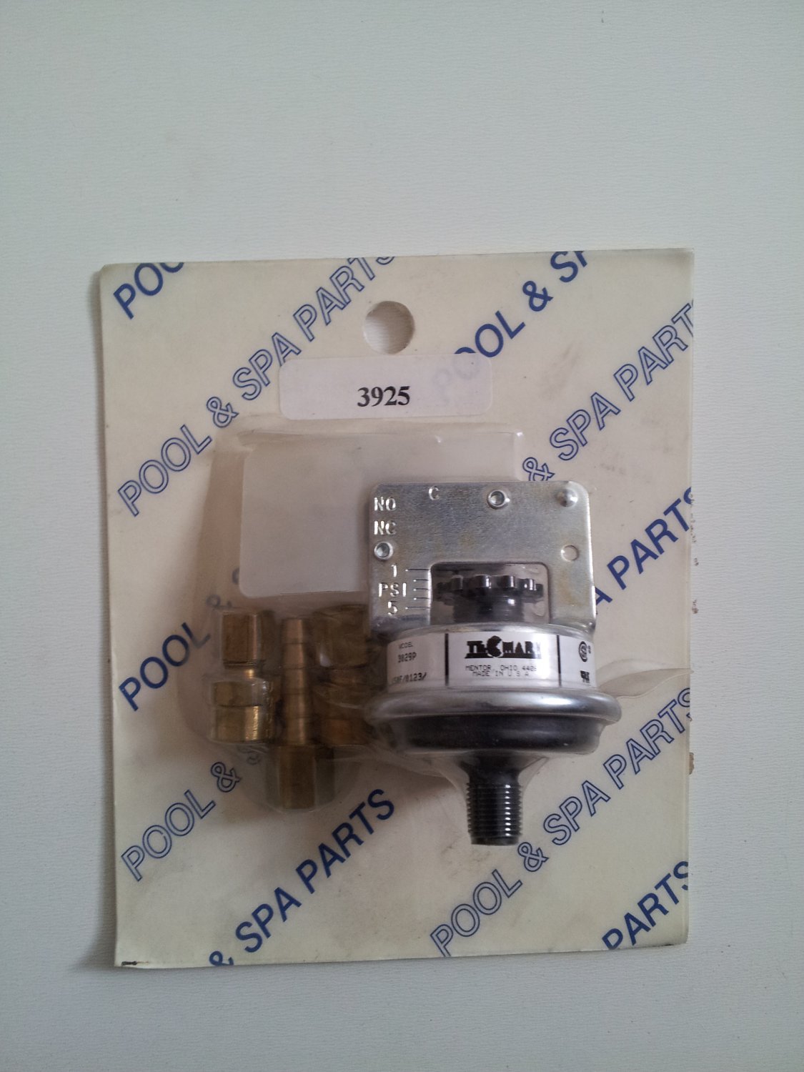 Tecmark 3925 Universal Pressure Switch 25 Amp, 15 PSI, 1/8" IPS Fitting