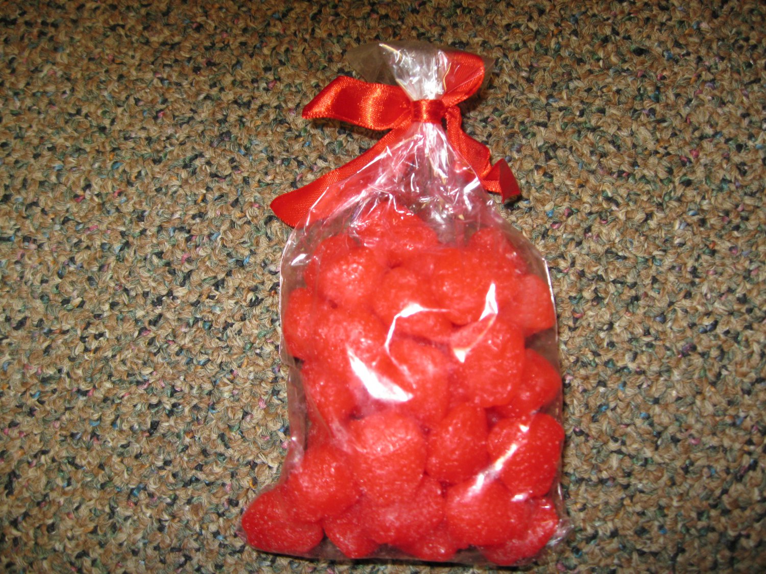 New Potpourri 150 Gram Fruit Shaped Strawberry Scented Wax Chips 34295S