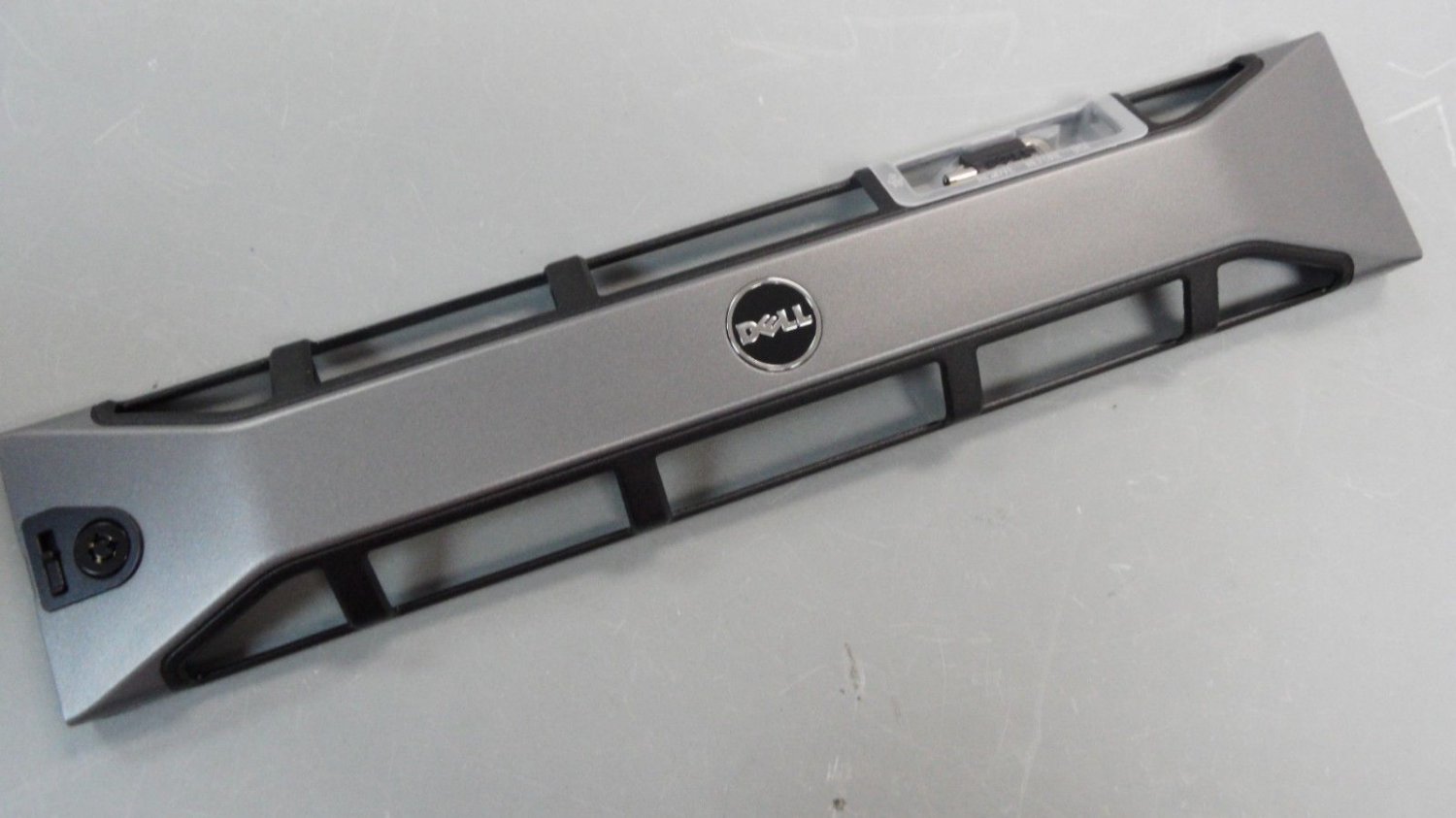 New OEM Dell PowerEdge R710 Server Front Bezel HP725