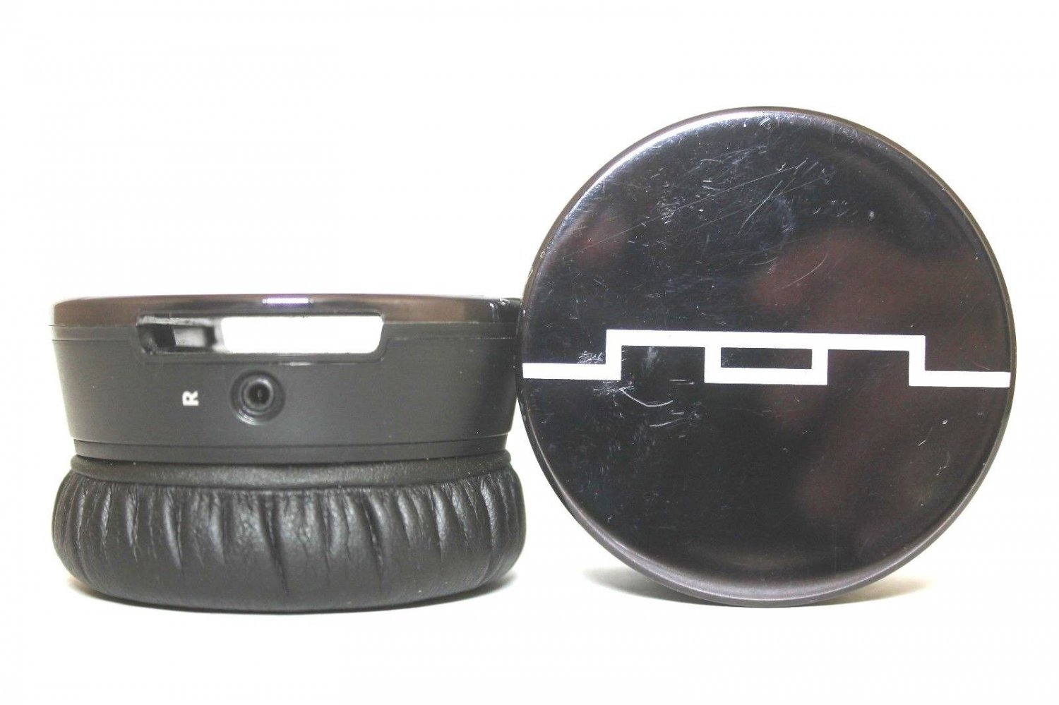 SOL Republic Tracks V8 Headphones speakers