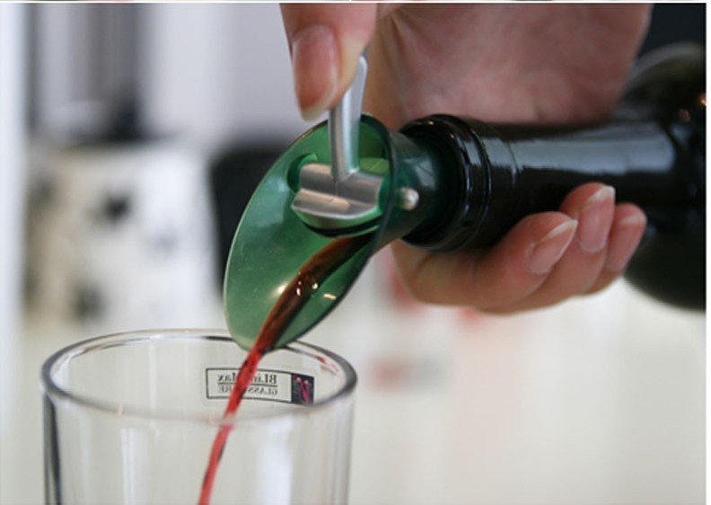 Wine Aerator Bottle Plug Cap Pour Pourer Silicone Shut off Seal Stopper