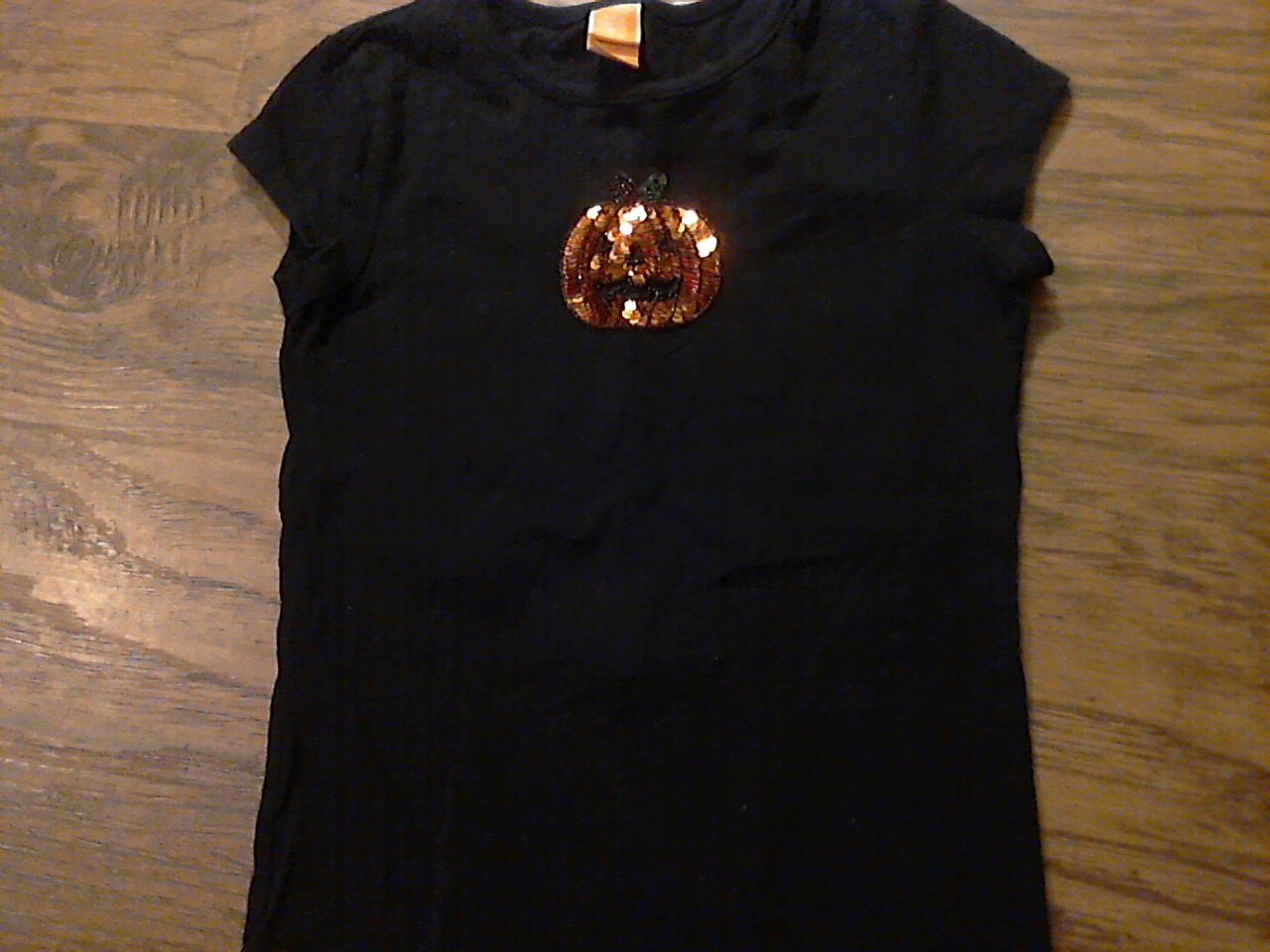 M (7-8) girl's black short sleeve t-shirt