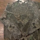 Man's green camo long sleeve shirt size 42-44