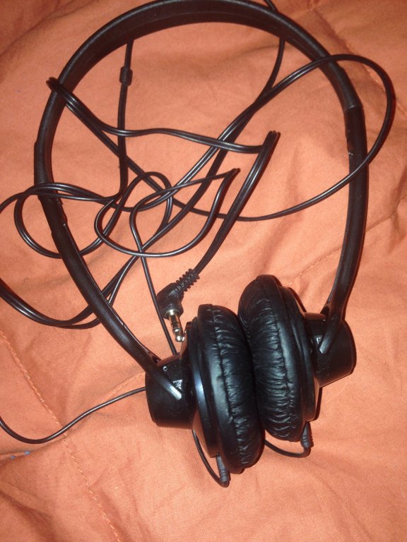 Jetblue Airways used pair of ear cup headphones