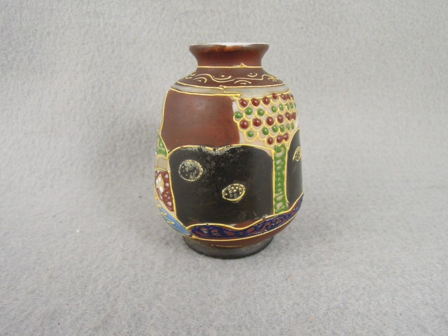 OFF MARKET Japanese Satsuma Vase Immortals Miniature