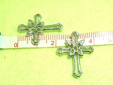4 pcs Quality Phodium Silver Tone Cross Pendant DIY128