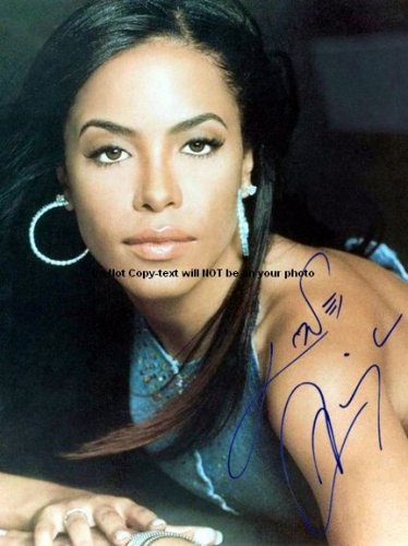 Aaliyah CLOSEUP Autographed Preprint Signed Photo