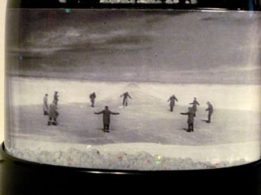 THE THING FROM ANOTHER WORLD SNOWGLOBE ( MEN IN CIRCLE ) HOWARD HAWKS ARNESS SNOW GLOBE