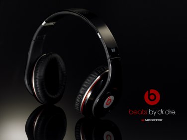 Beats Studio Over-Ear Headphone (Black) [Old Version]