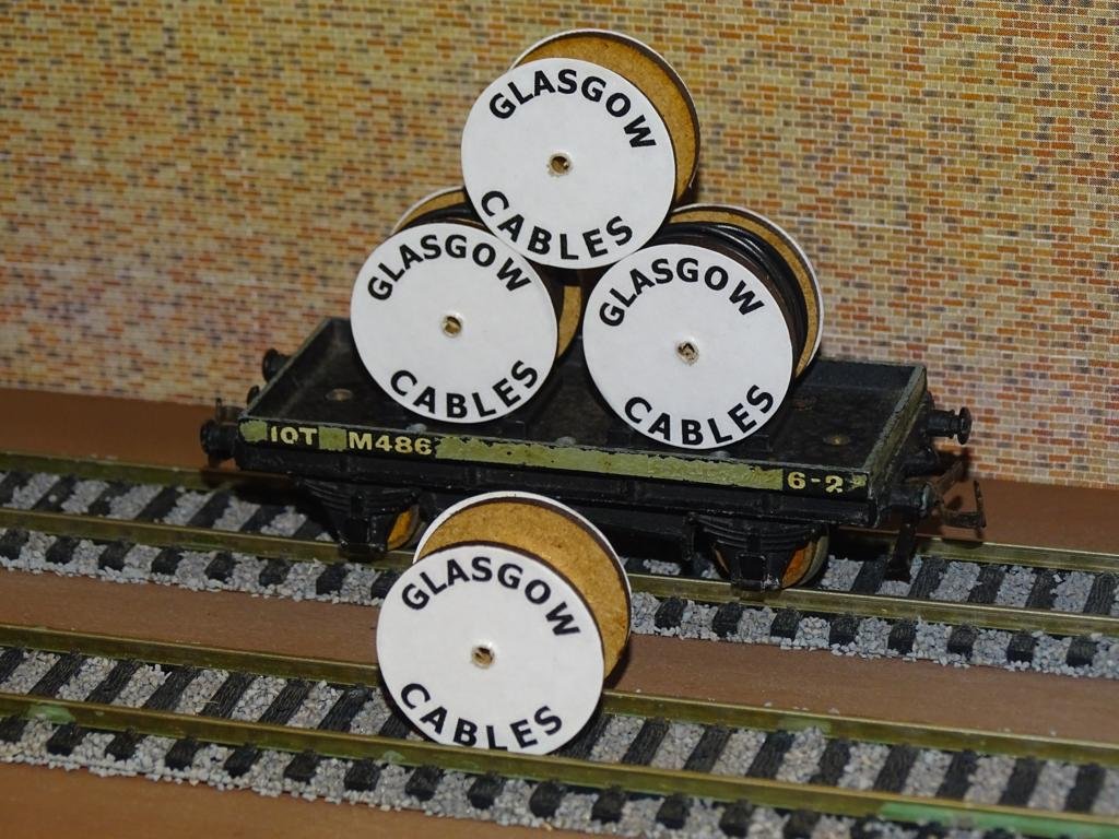 Glasgow Cable Drums OO Gauge Set of 4 + FREE Bolted Pack Wagon Loads 2036