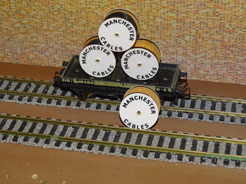 Manchester Cable Drums OO Gauge Set of 4 + FREE Bolted Pack Wagon Loads #2038