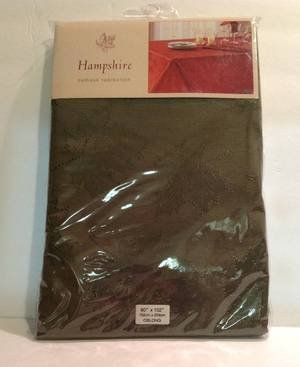 NIP Hampshire Green Damask Fall Autumn Thanksgiving Table Cloth 60 x 84 Oblong