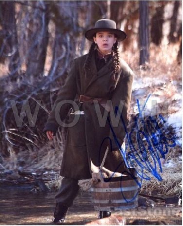 Gorgeous HAILEE STEINFRLD Signed  Autograph 8x10 in. Picture Photo REPRINT