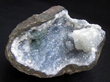 AWESOME MATRIX MINI QUARTZ MINERALS IN GEODE BASALT ROCK COLLECTIBLES SPECIMENS
