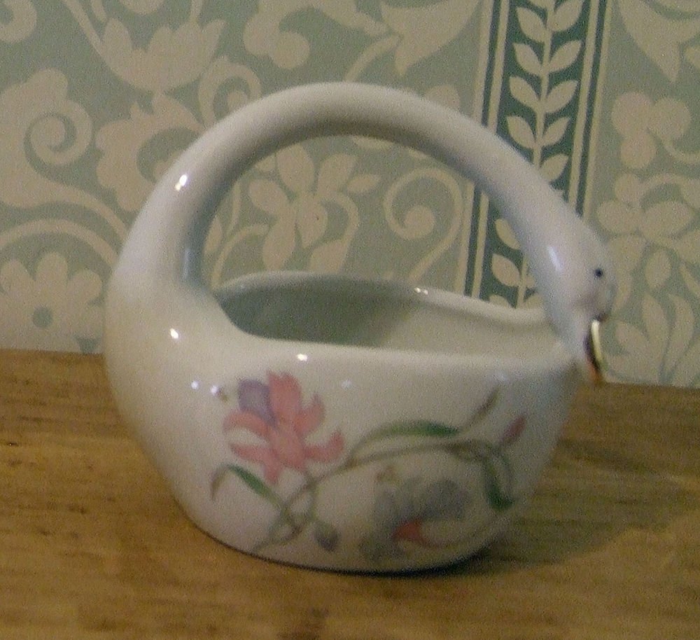 Vintage Takahashi Ceramic Swan Bowl