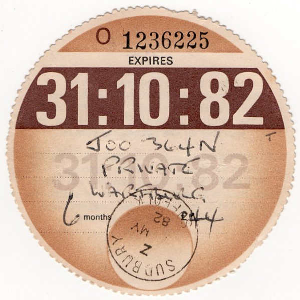 (I.B) GB Revenue : Car Tax Disc (Wartburg 1982)