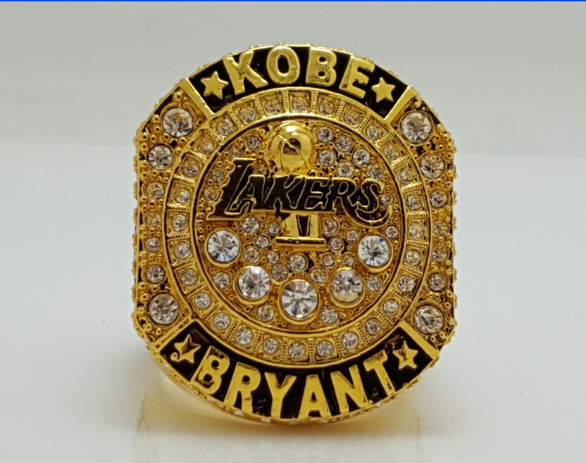 Special memoriable Los Angeles Lakers ring for KOBE 10 and 11S to choose