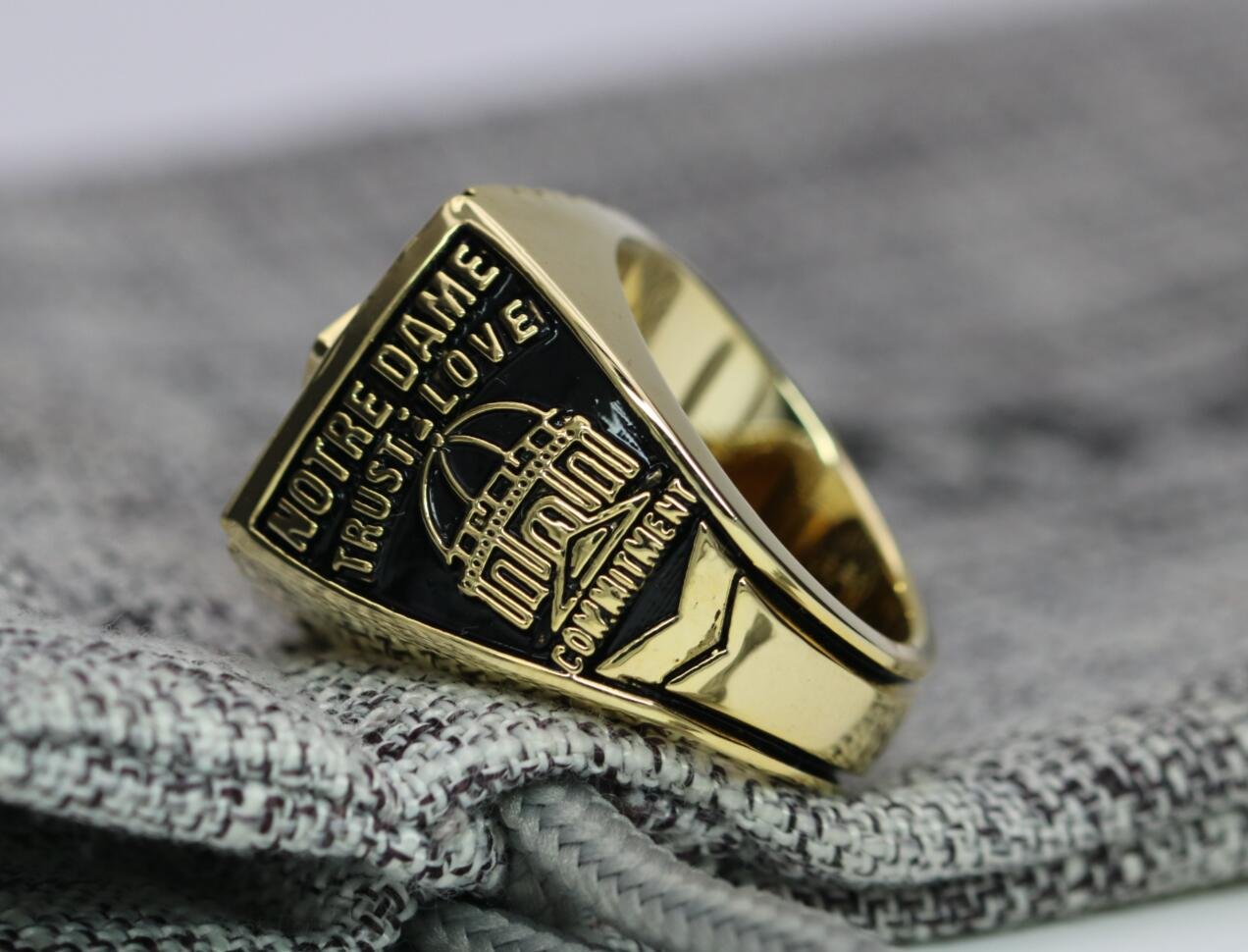 1988 Notre Dame Fighting Irish Football NCAA National championship ring ...