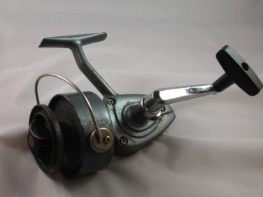 Vintage Daiwa 403A fishing reel.