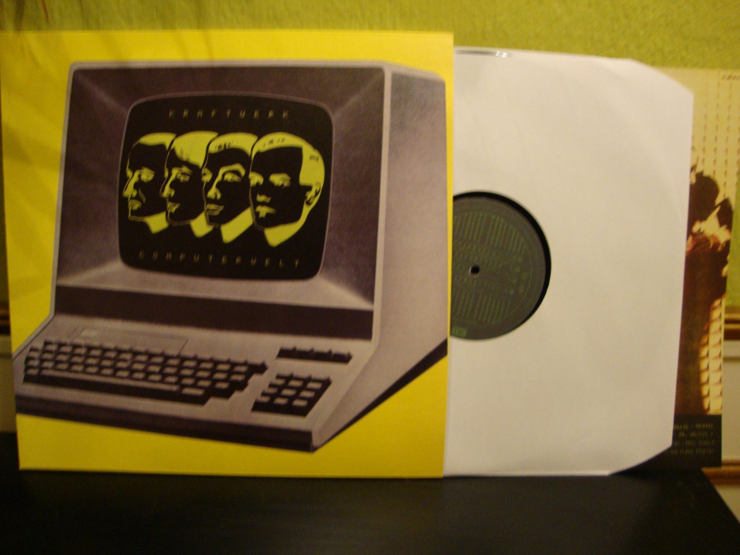 Компьютер world. Kraftwerk Computerworld. Kraftwerk "Computer World". Kraftwerk Computer World Vinyl. Kraftwerk Computer World 1996.