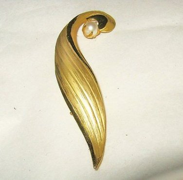 VTG IPS Imperial Pearl feather 12K gold filled 2.5" Brooch Pin