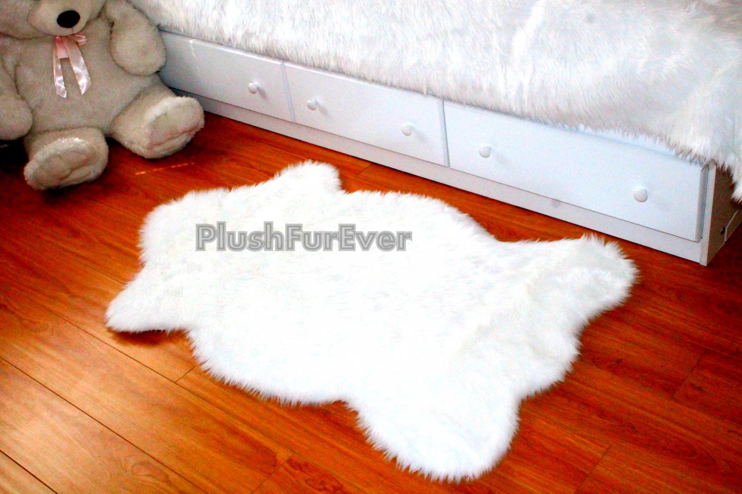 2' x 4' True White Chubby Sheep Faux Fur Rug Luxury Shag Faux Fur Area