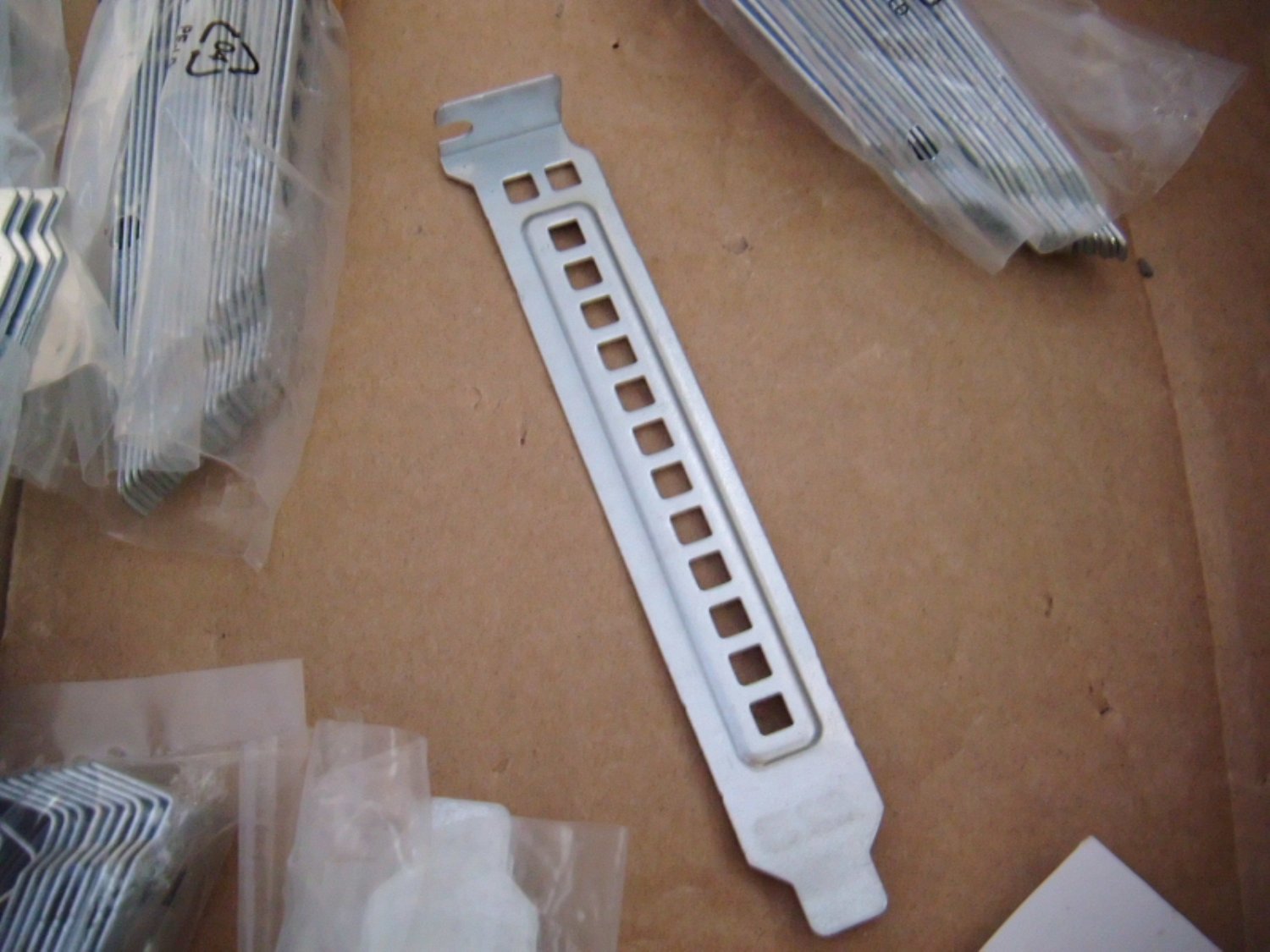Dell 4U PowerEdge PCI Blank Slot Cover R810 R815 R620 Precision T3400 T3500 T5500 DD463 Bracket Vent