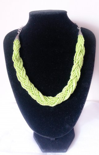 Green statement necklace