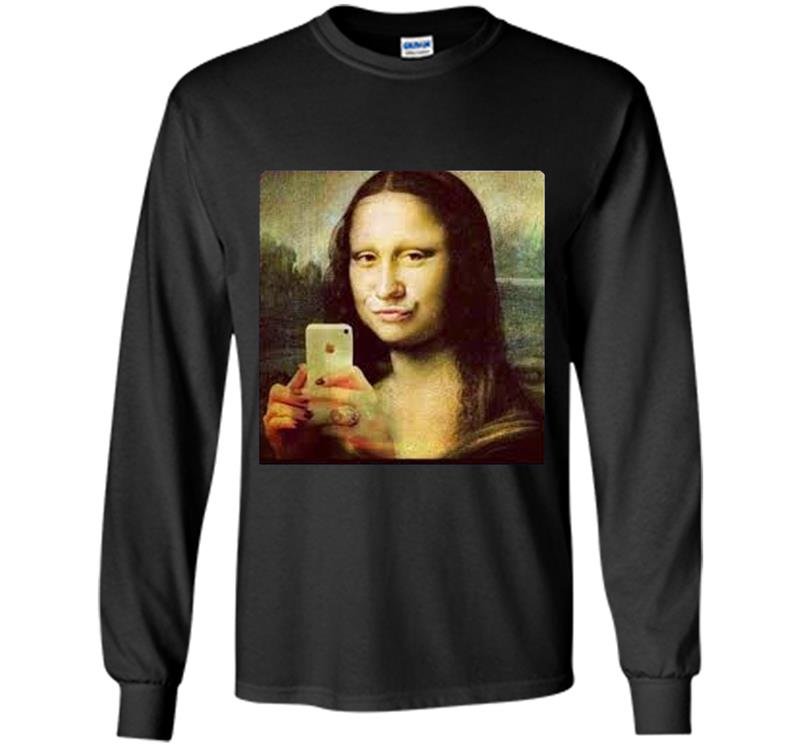 Hilarious parody mona lisa taking a selfie Long Sleeve Gildan