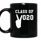 Class of 2020 peace sign school graduation Mug Black