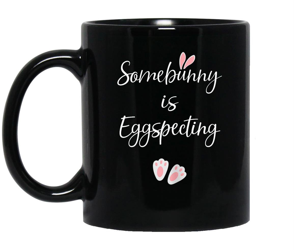 Easter pregnancy announcement somebunny is eggspecting Mug Black