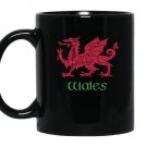 Wales dragon vintage welsh flag Mug Black