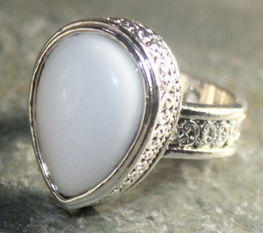 SILVER Vintage Style White Agate Teardrop Ring Size 7.25