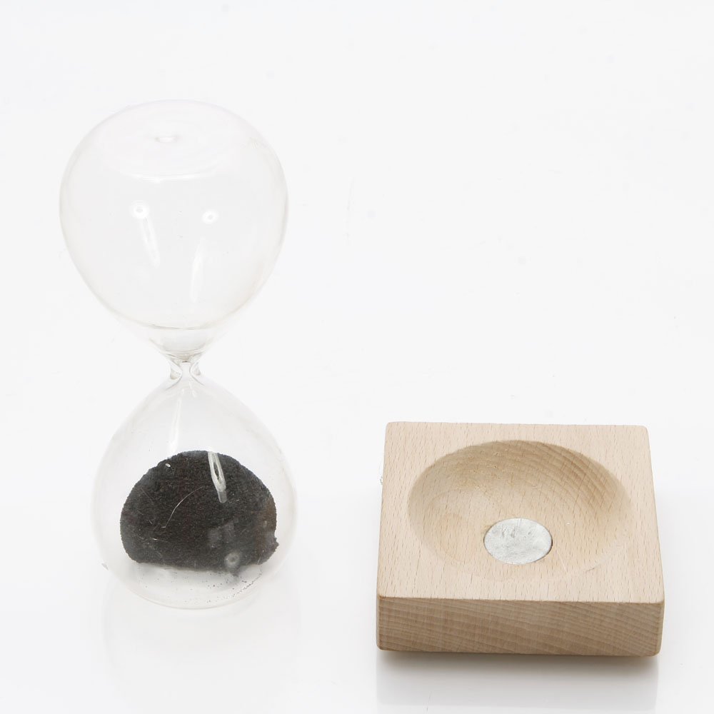 Creative Toy Iron Powder Magnet Hourglass with Wooden Holder