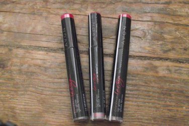 New Avon Extra Lasting Lip Gloss - 24 Hr Shine - Always Apple - Retails $8