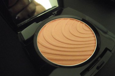 New Avon Ideal Luminous Highlighter - 0.47 Oz - Retails $11