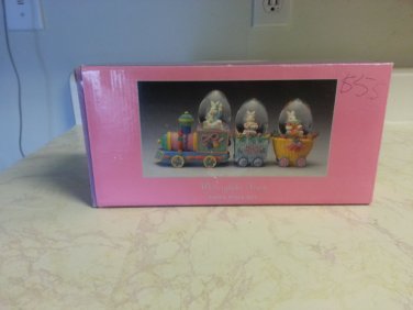 Easter avenue waterglobe train bunny