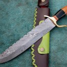 BEAUTFUL HANDMADE CUSTOM MANUFACTURED DAMASCUS STEEL HUNTING BOWIE KNIFE .