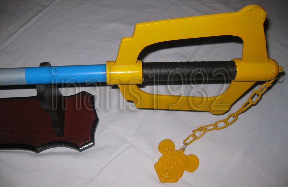 Kingdom Hearts Sora Keyblade with Stand 40