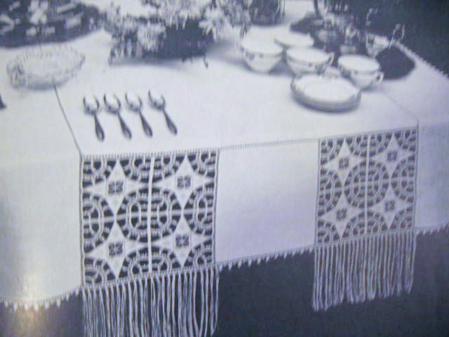 Easy to Crochet Table Cloths Lily 400  Vintage Crochet Patterns