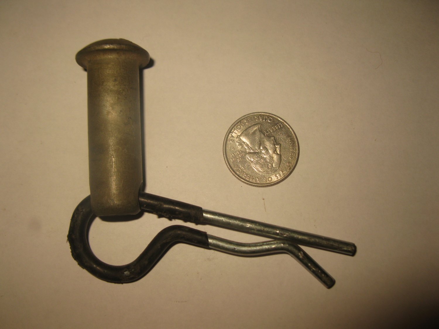 (TW-1) short " sit flush" Trailer Hitch Pin w/ locking clip - used