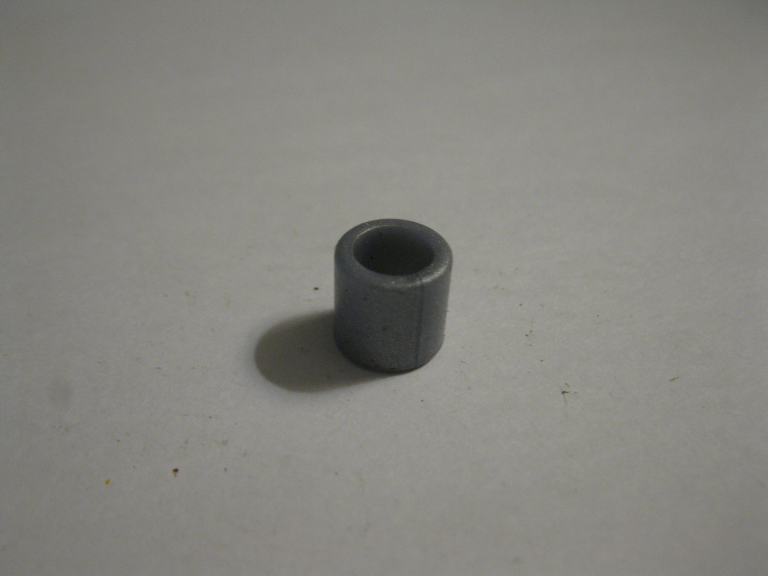 Action Figure Weapon / Accessory - Vintage unknown hollow gray cylinder pin