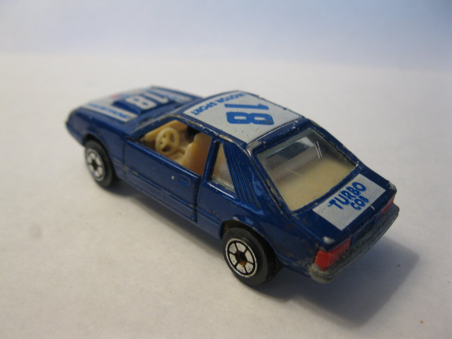 Yatming Diecast car #1067: Ford Mustang Turbo Cob #18- doors open