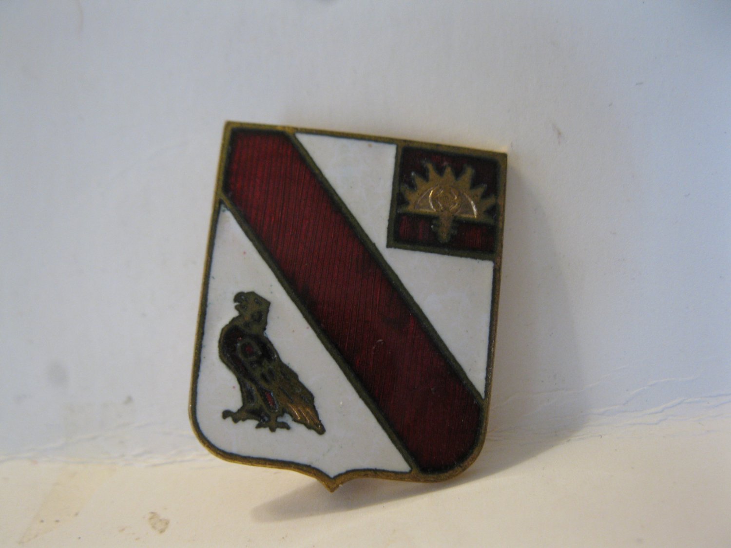 (BX-1) Vintage 1" Crest Military Pin: red stripe, bird, sunrise