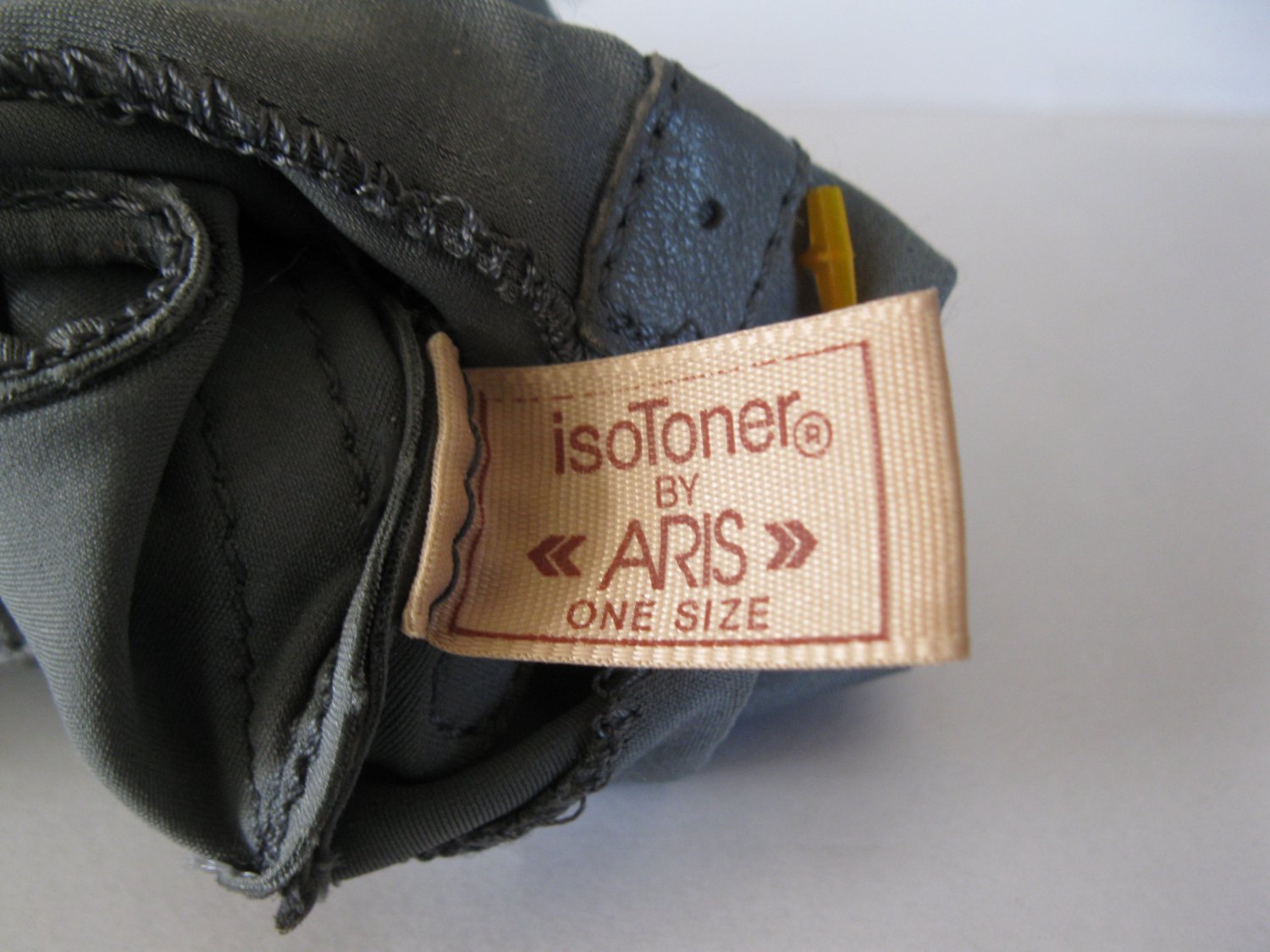 (BX-9) vintage Isotoner Gloves #6: Gray on Gray, size- one size fits all