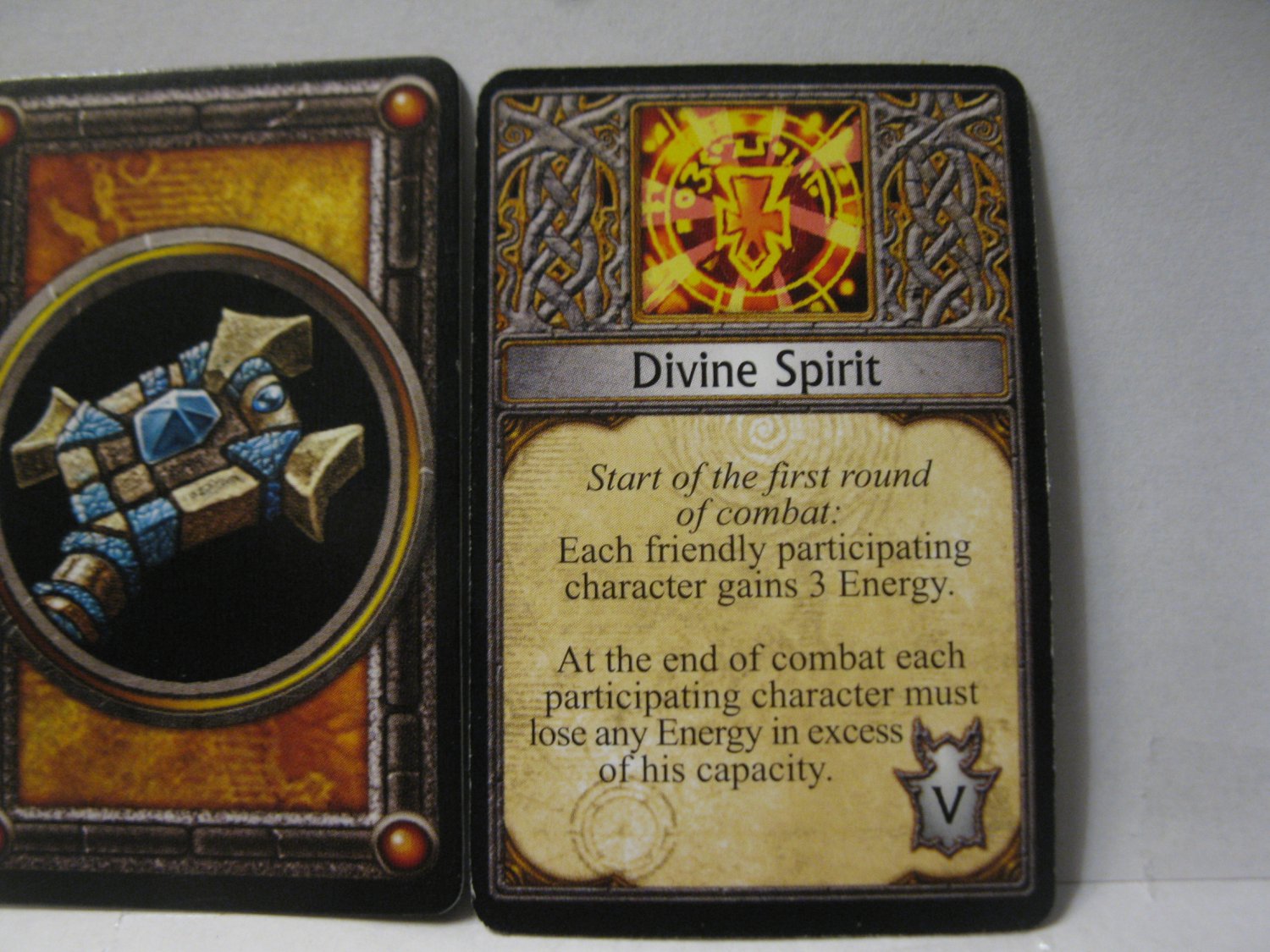 2005 World of Warcraft Board Game piece: Priest Card - Divine Spirit