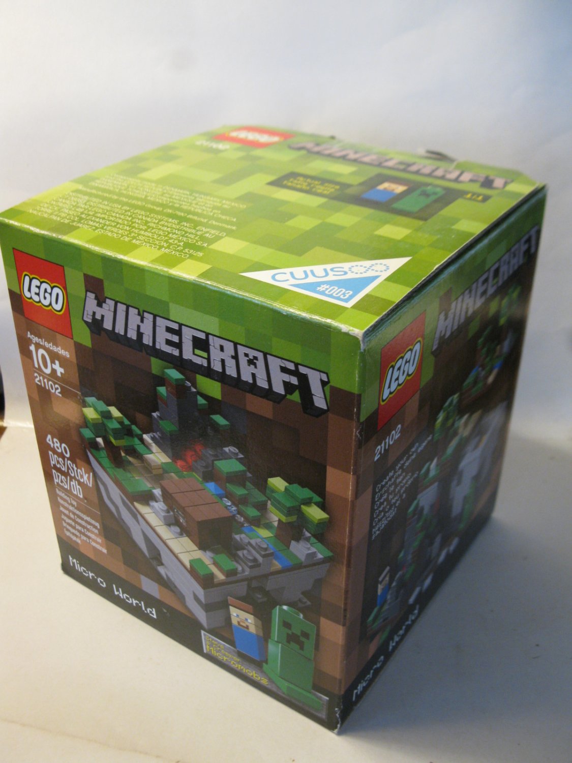 2012 Lego Set #21102: Minecraft Micro World - Complete w/ box & Manual